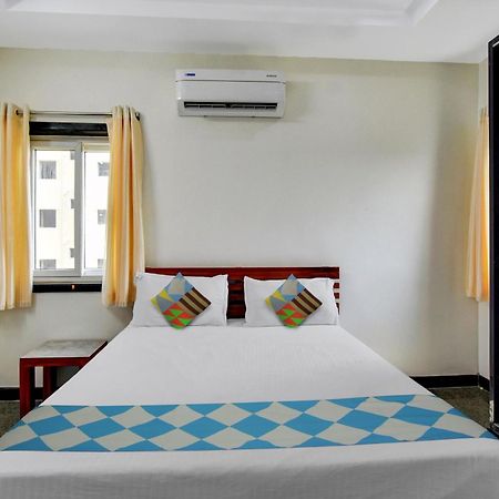 Oyo Home Msr Guest Inn Homestay 넬로르 외부 사진