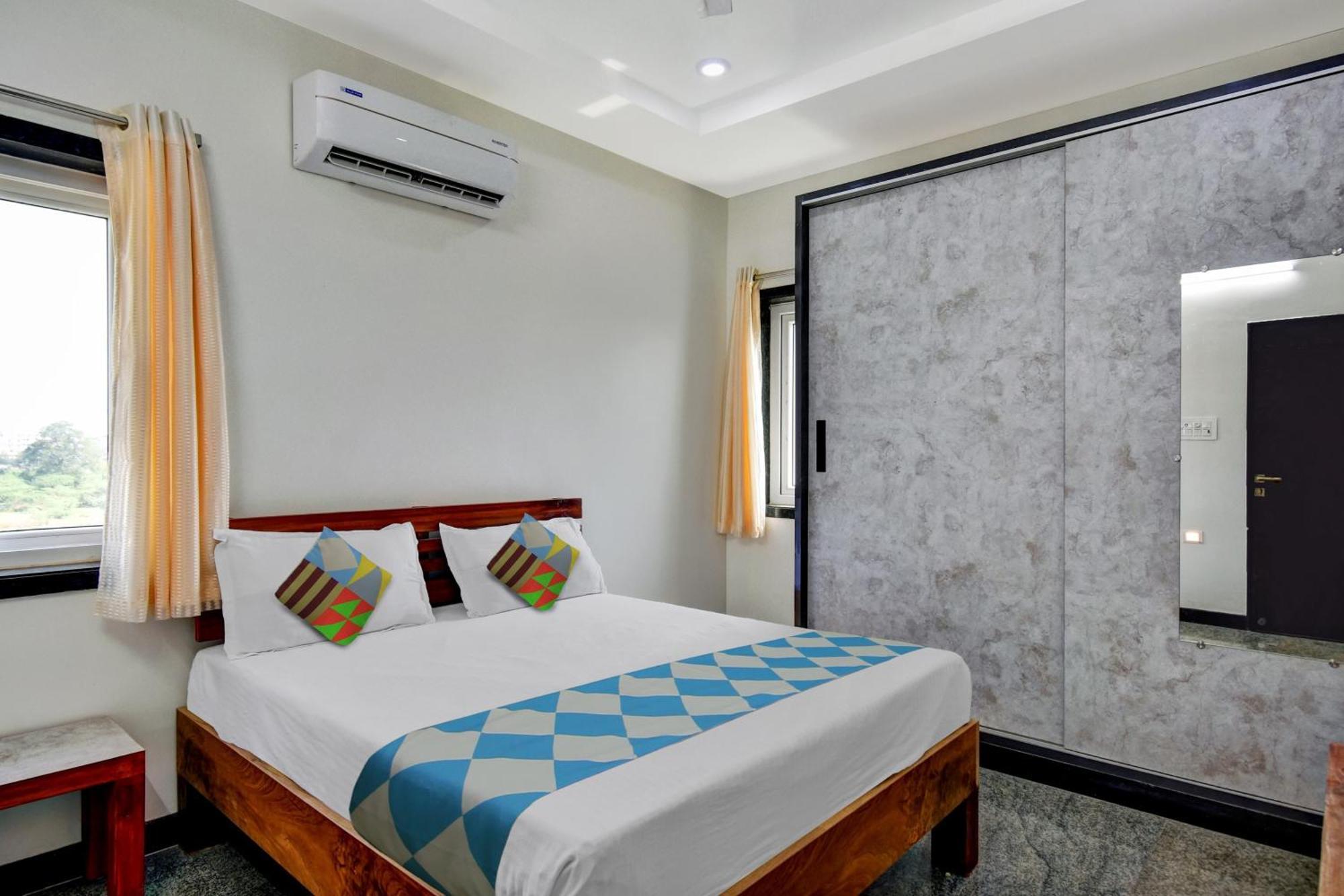 Oyo Home Msr Guest Inn Homestay 넬로르 외부 사진