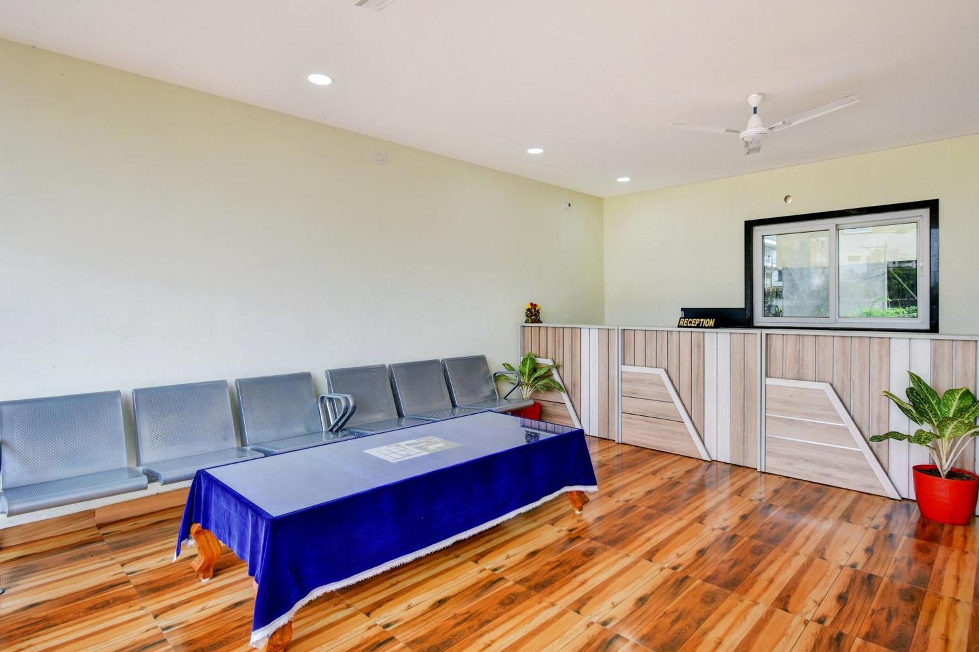 Oyo Home Msr Guest Inn Homestay 넬로르 외부 사진