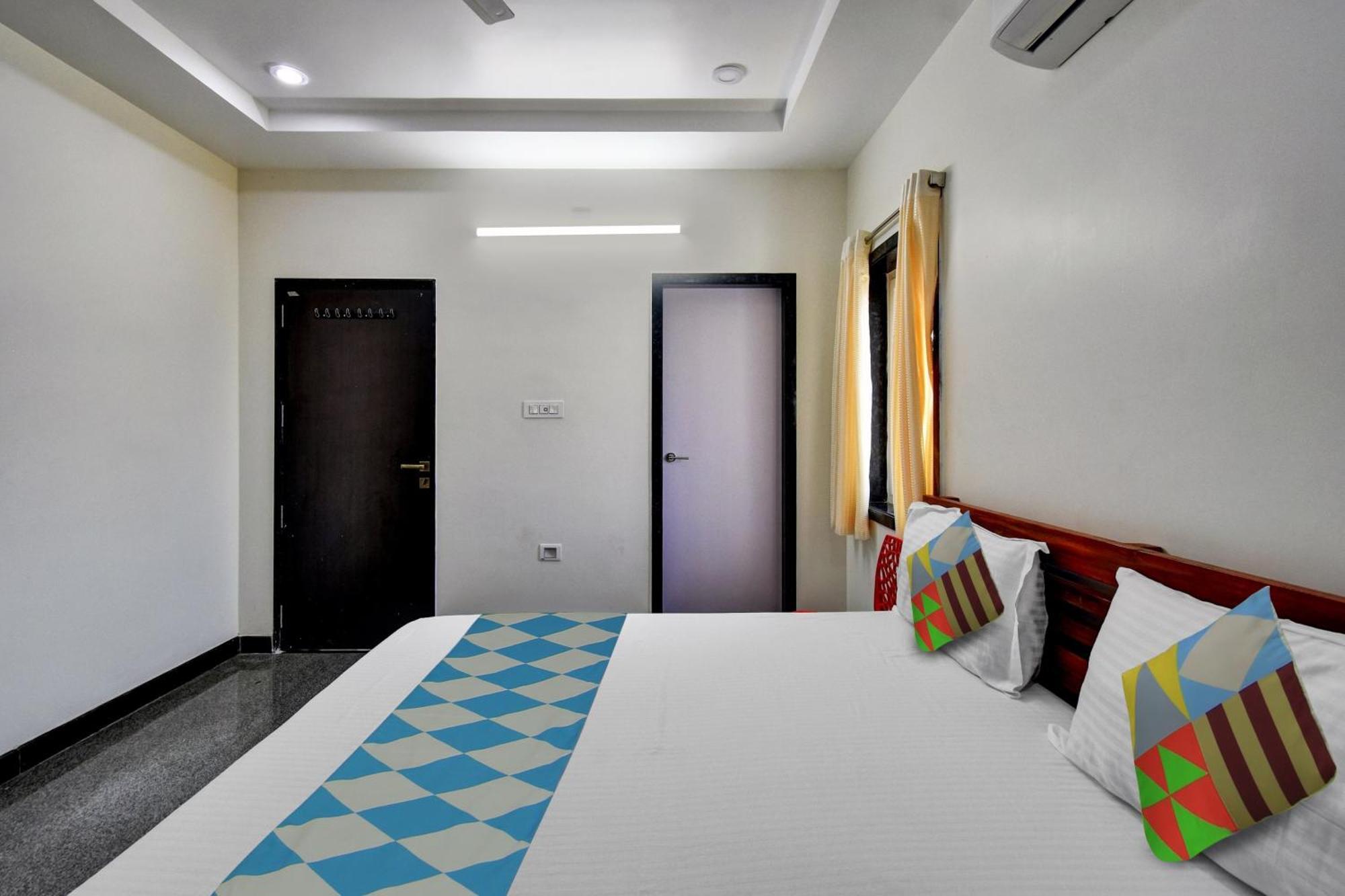 Oyo Home Msr Guest Inn Homestay 넬로르 외부 사진