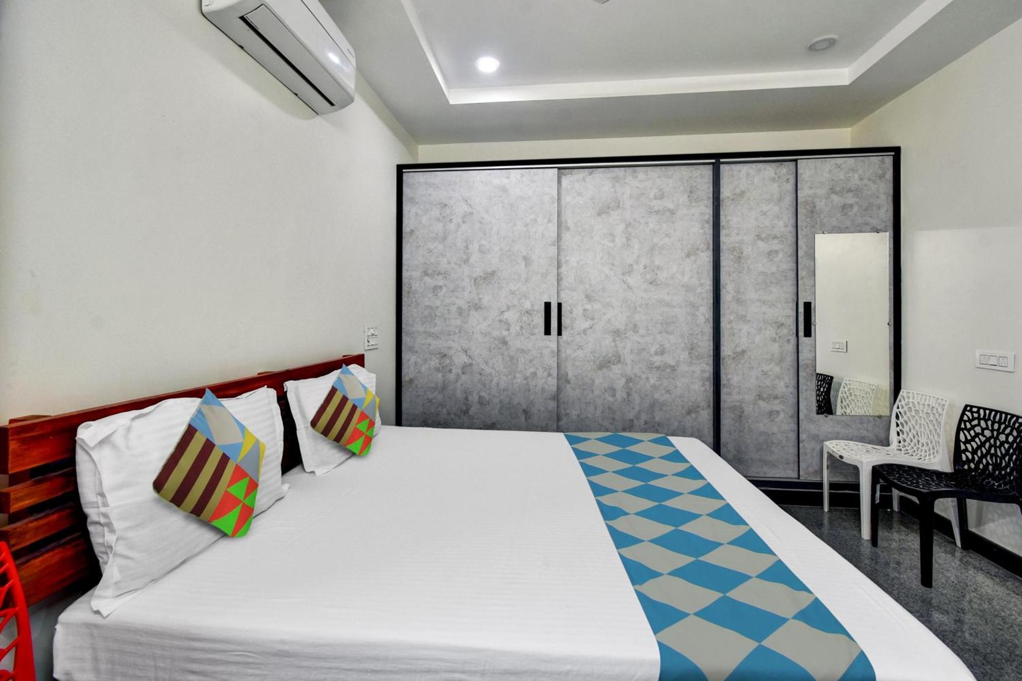 Oyo Home Msr Guest Inn Homestay 넬로르 외부 사진