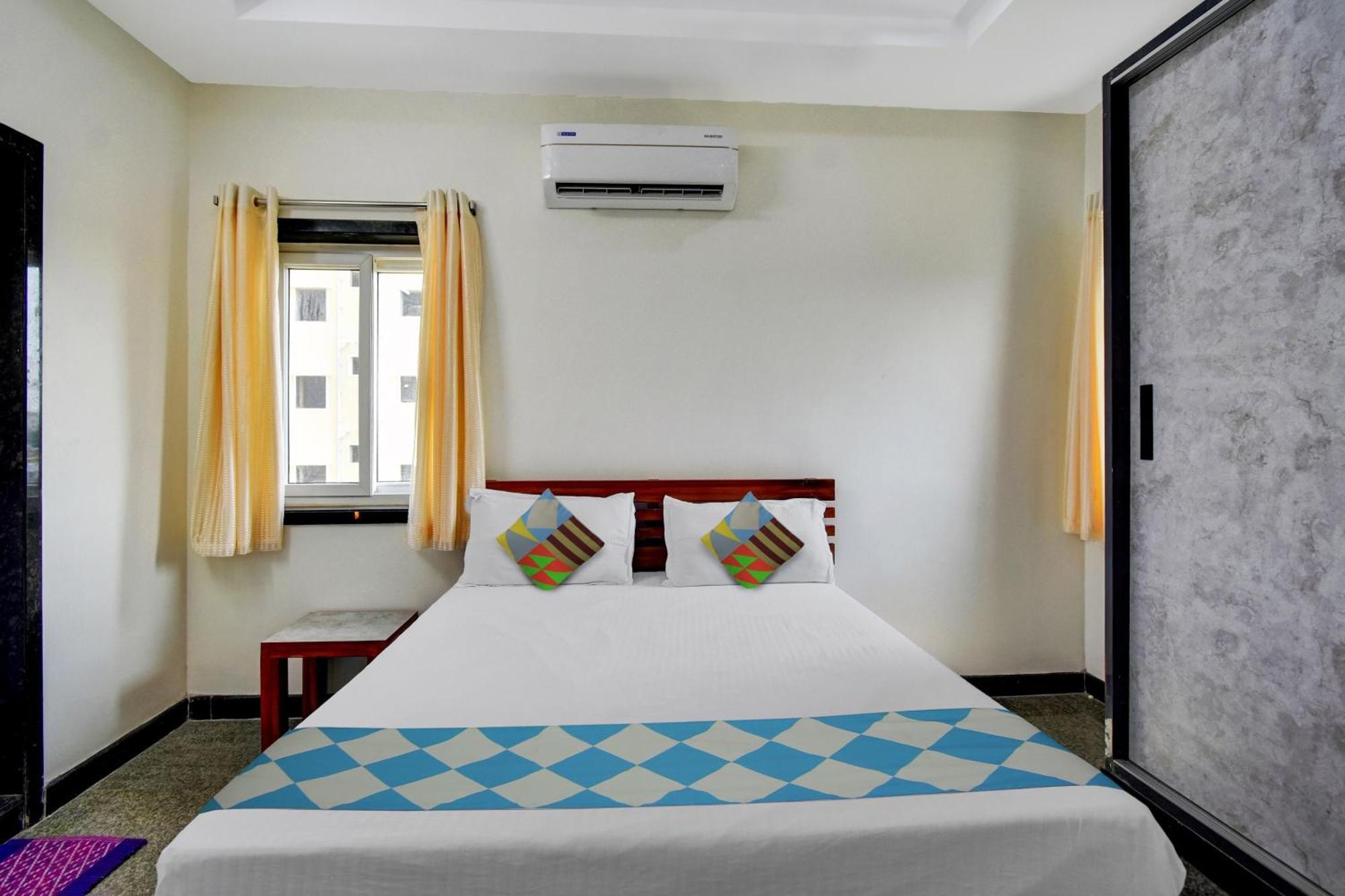 Oyo Home Msr Guest Inn Homestay 넬로르 외부 사진