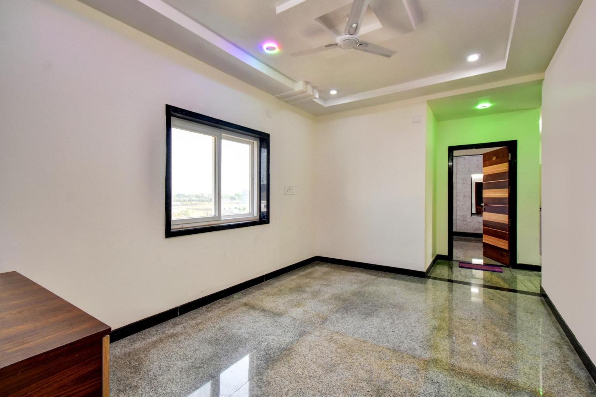Oyo Home Msr Guest Inn Homestay 넬로르 외부 사진
