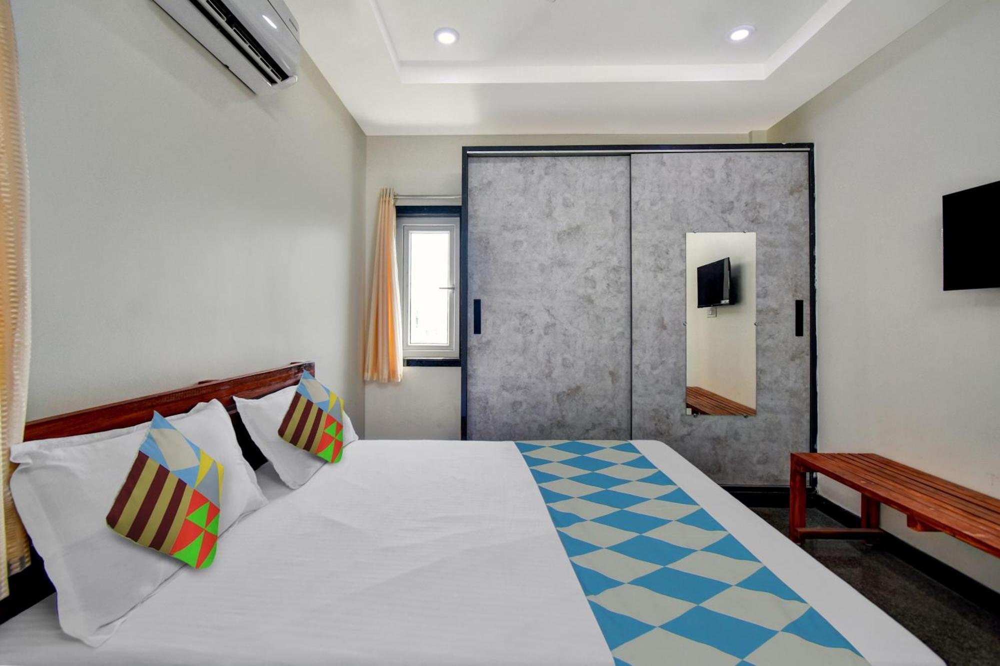 Oyo Home Msr Guest Inn Homestay 넬로르 외부 사진